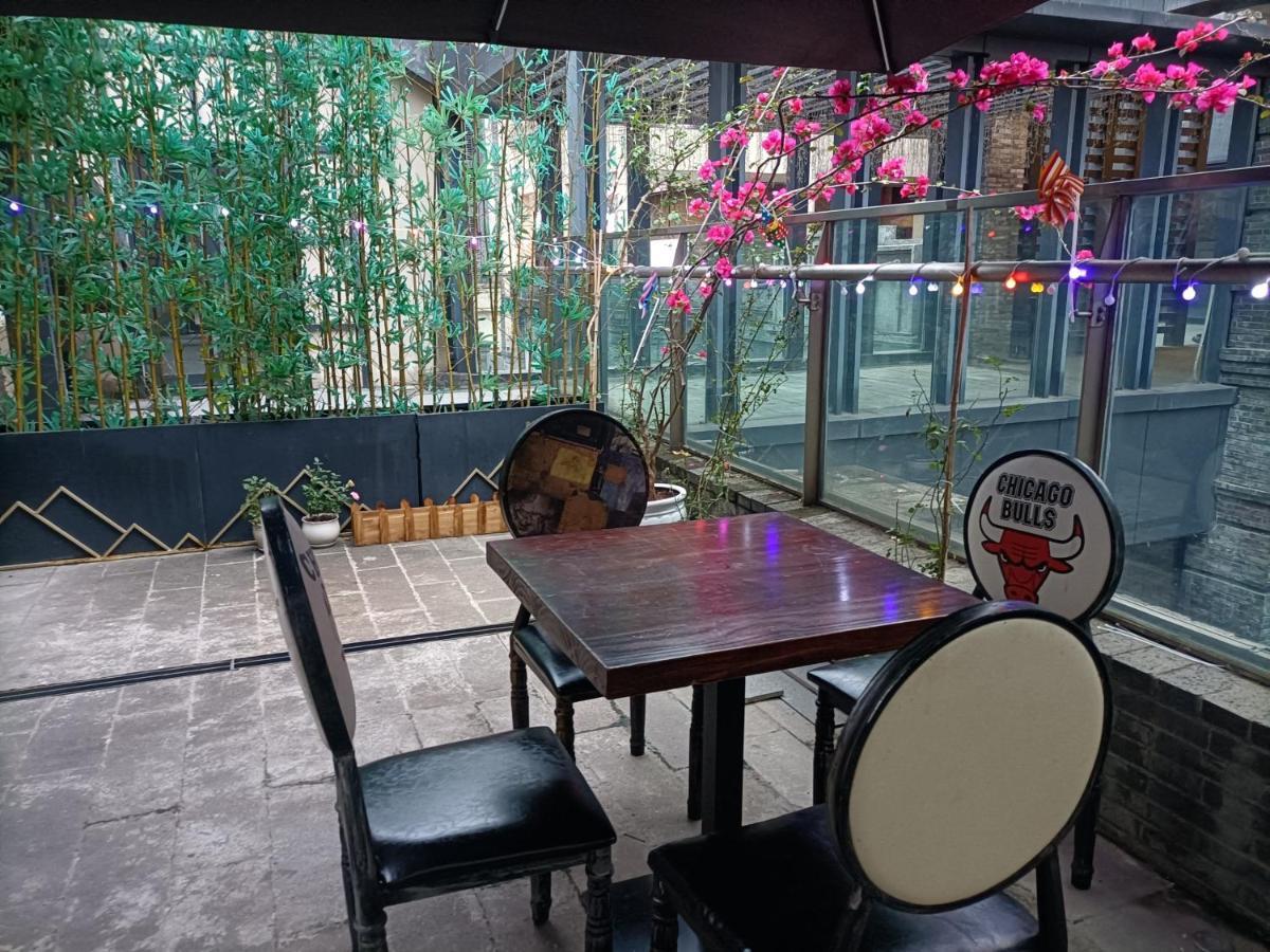 Riverside International Youth Hostel阅江老院青年旅舍 Tsjoengking Buitenkant foto
