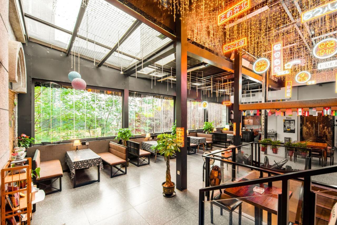 Riverside International Youth Hostel阅江老院青年旅舍 Tsjoengking Buitenkant foto