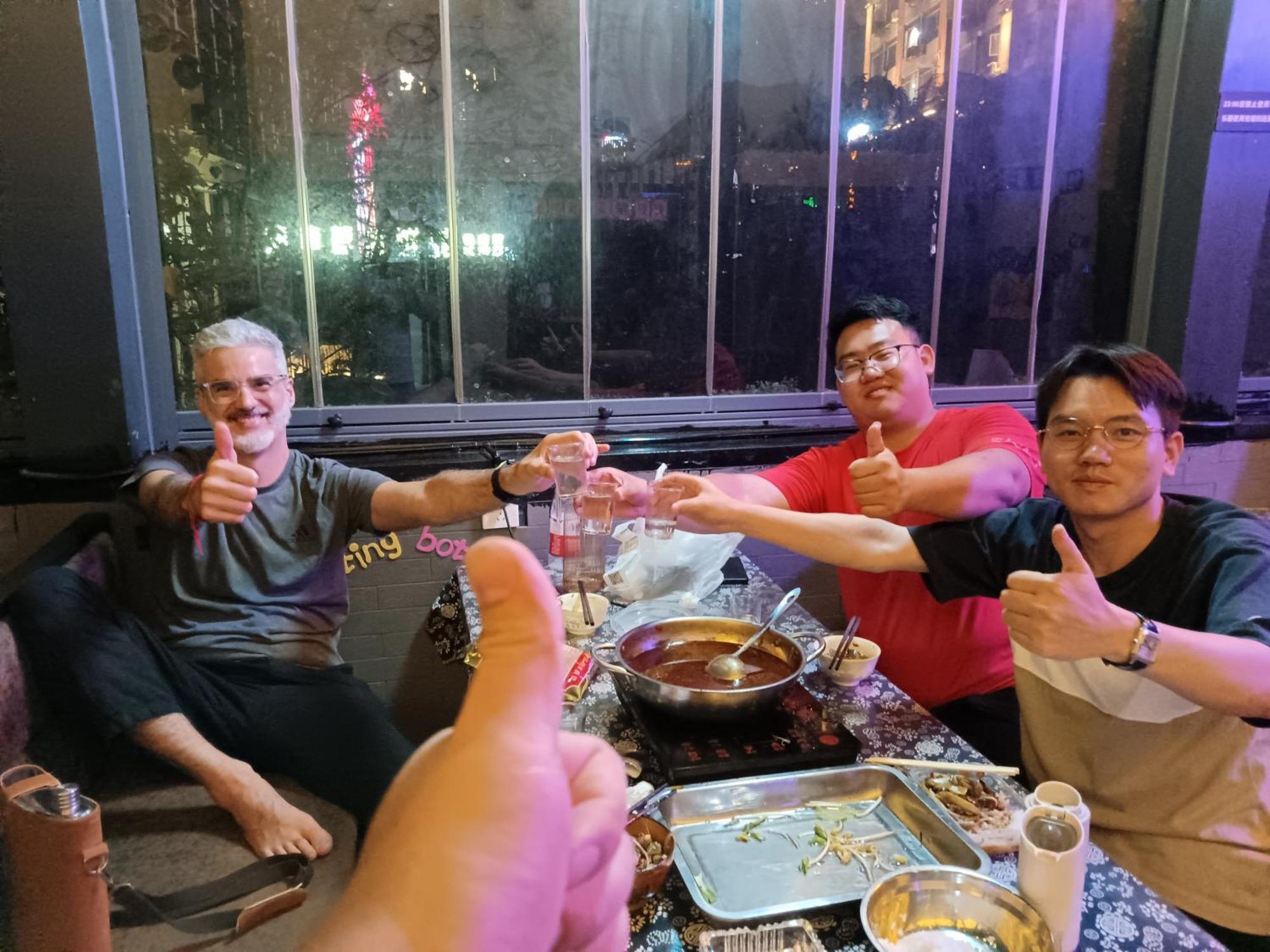 Riverside International Youth Hostel阅江老院青年旅舍 Tsjoengking Buitenkant foto